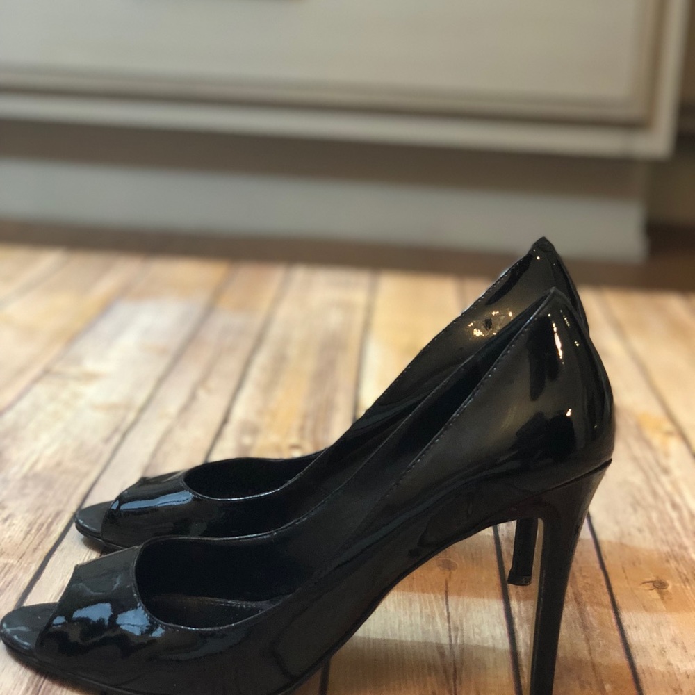 Heels - Picture 2 of 4